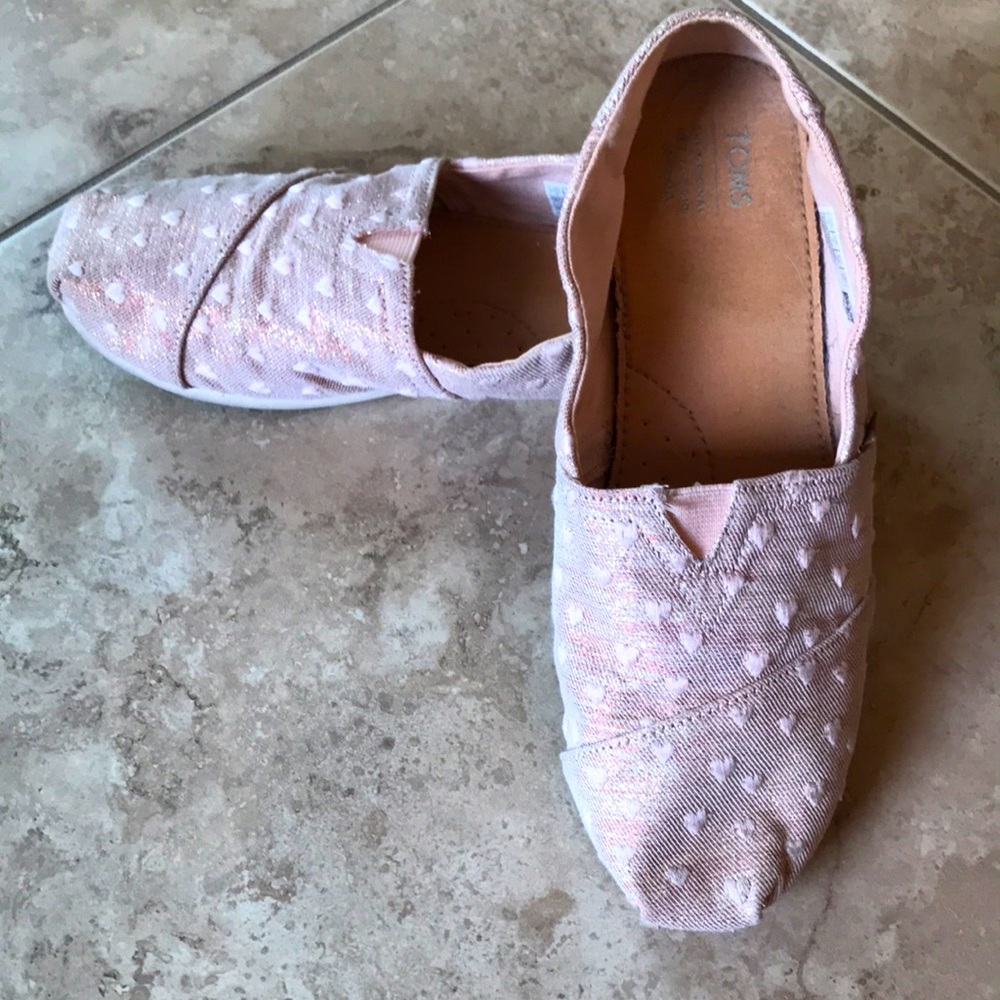 Toms Pink Rose Gold Heart Shoes Size 8